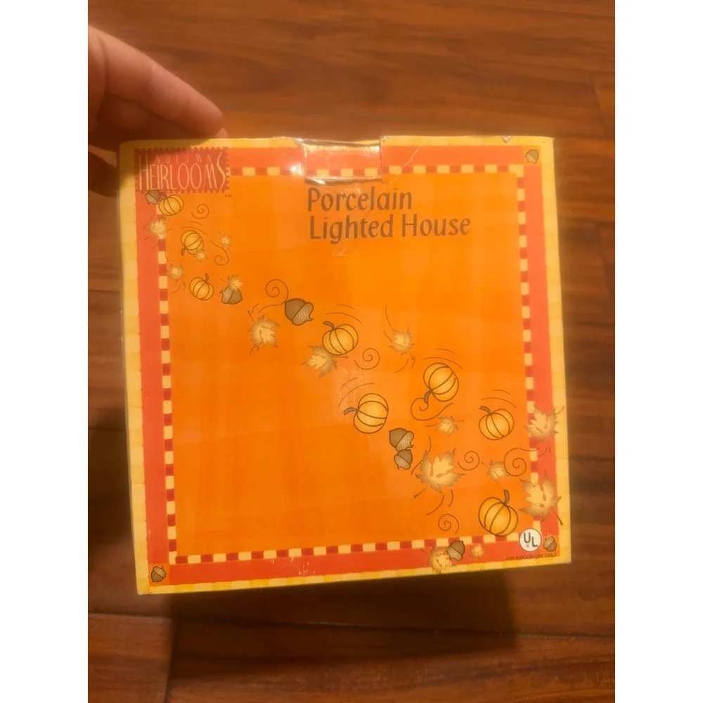 Autumn Heirlooms Porcelain Lighted House Johnsons Farm Fall Village Decor Boxed